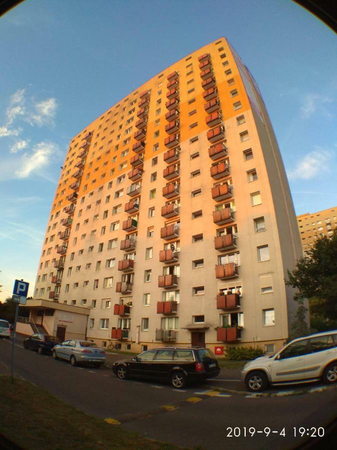2020 Zwyciestwa 18 - Mieszkanie / Kawalerka / Studio Poznan Luaran gambar